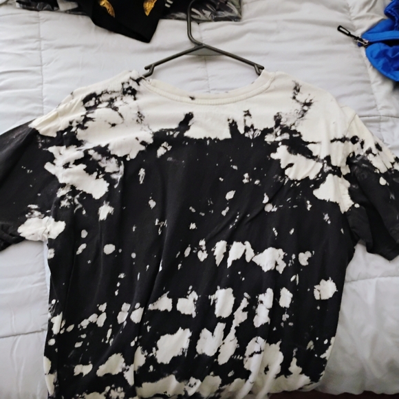 Bleached T-shirt - Picture 2 of 2